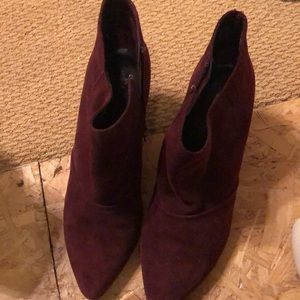 Reaction Kenneth Cole heeled boots a 10- EUC